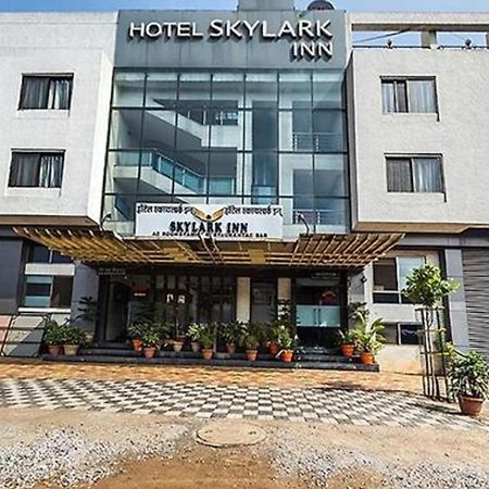 Fabhotel Skylark Inn Нашик Екстериор снимка